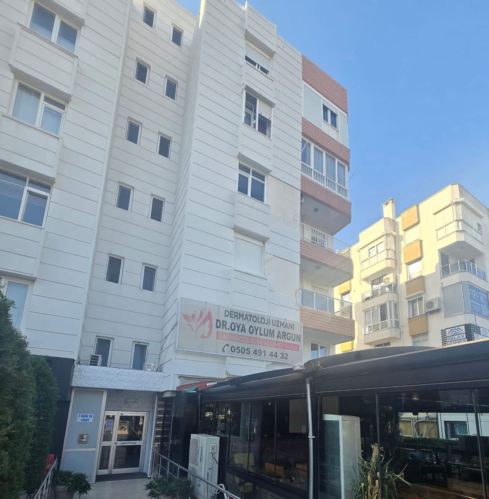 Klinik binası ve tabela — Muratpaşa, Antalya